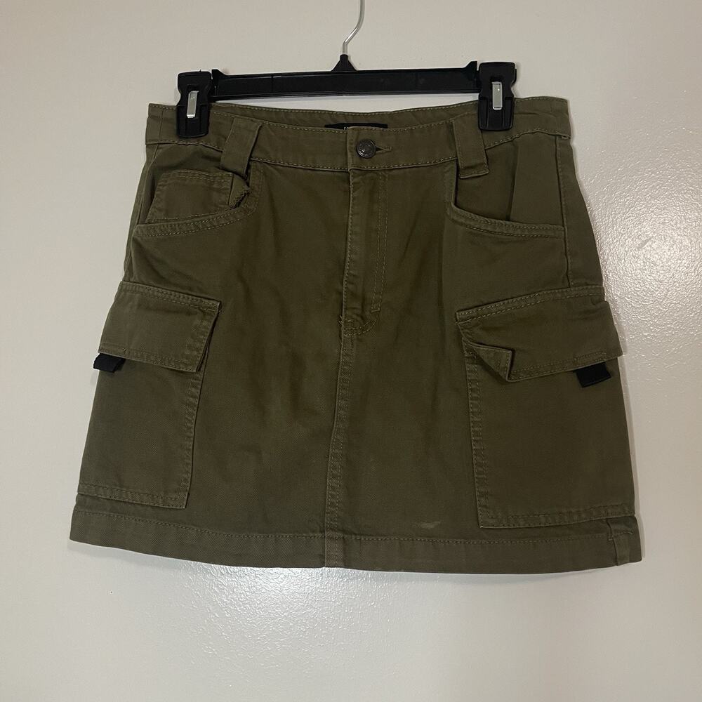 Forever 21 Green utility cargo skirt green olive size medium